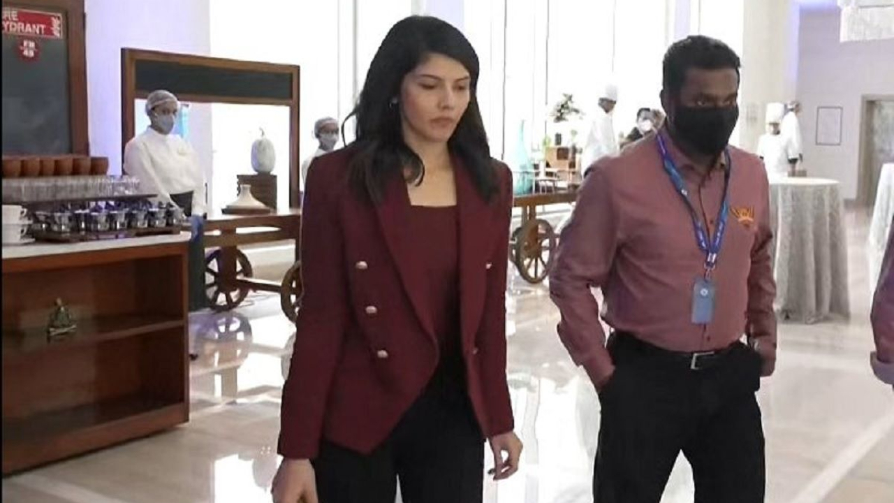 Sunrisers Hyderabad owner Kavya Maran and Muttiah Muralitharan
