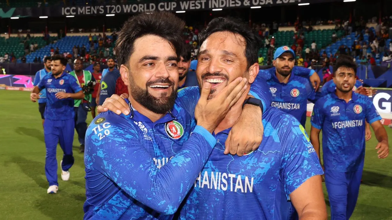 Rashid Khan, Gulbadin Naib