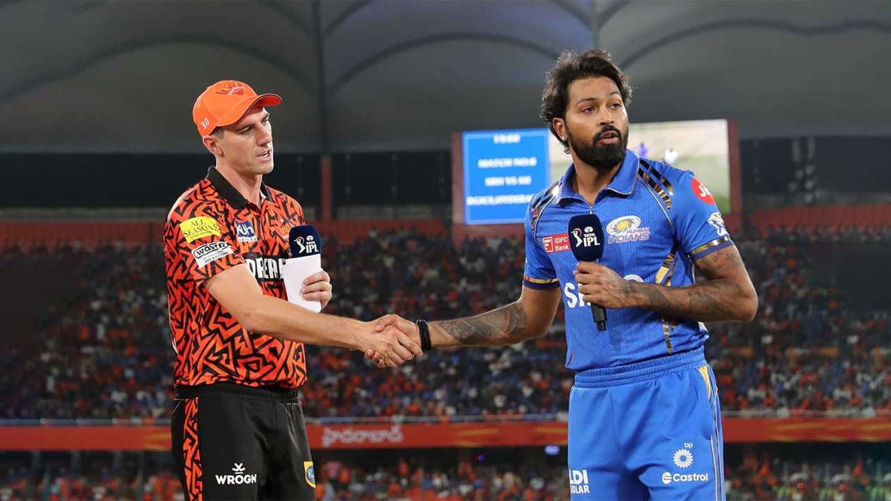 Pat Cummins Lost The Toss And Was Asked To Bat First By Hardik Pandya