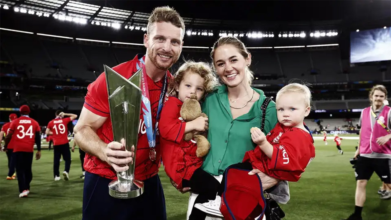 Jos Buttler Celebrates The World Cup Win With His Wife And Daughters