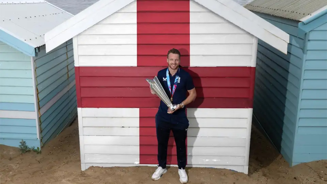 Jos Buttler Poses With The T20 World Cup Trophy At Brighton Beach The Morning After Winning The Final