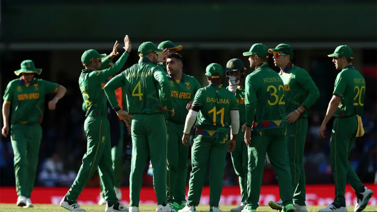 Tabraiz Shamsi Picked Up A Three For In The Middle Overs