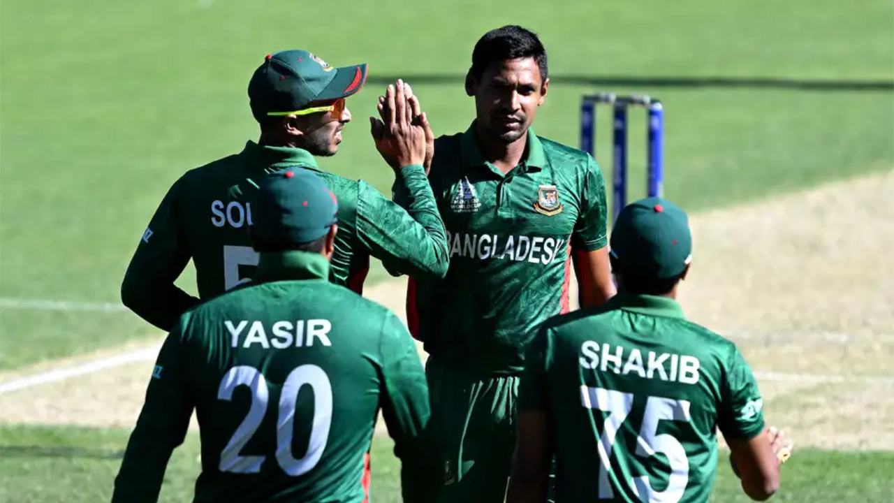 Mustafizur Rahman Picked Up Two Wickets, Including That Of Sikandar Raza, In His First Over