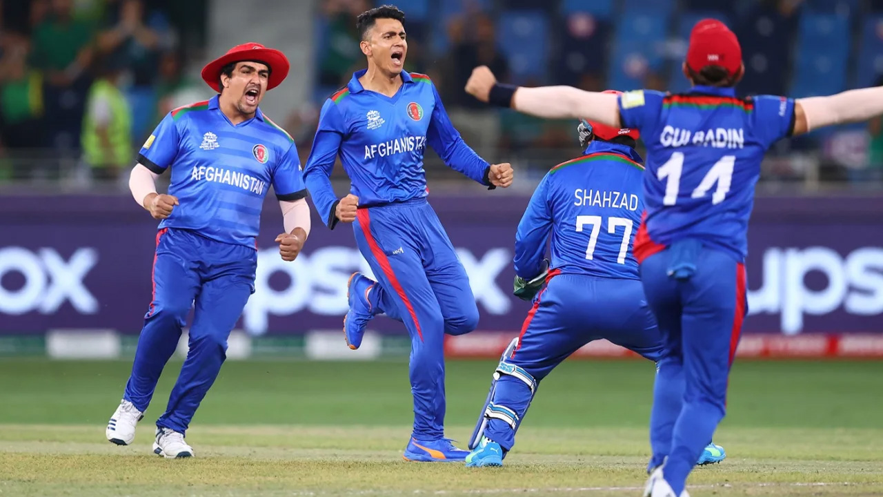 Mujeeb Ur Rahman Takes Off In Celebration After Getting Mohammad Rizwan