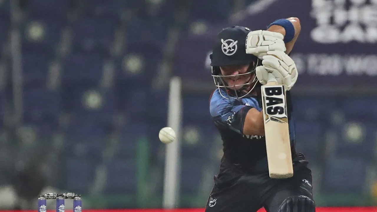 Craig Williams Plays On The Off Side