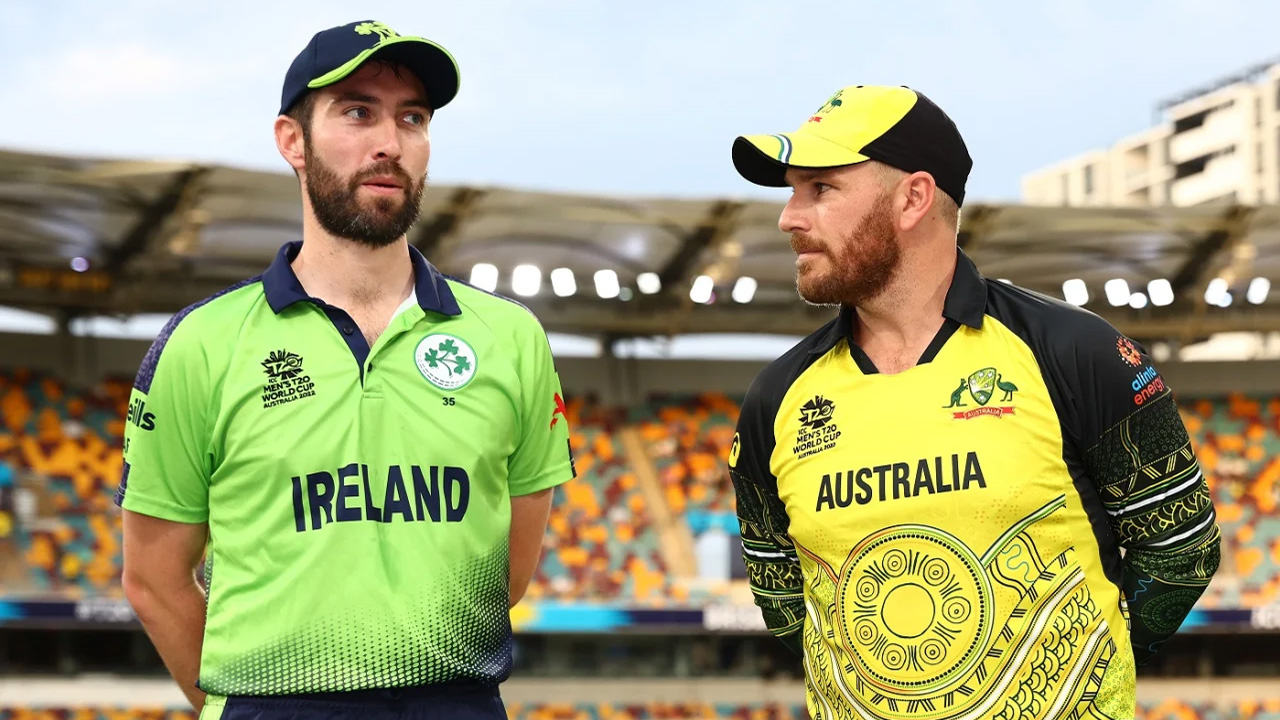 Andy Balbirnie and Aaron Finch at the toss