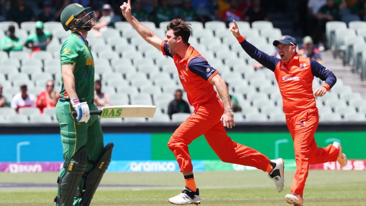 Brandon Glover sets off in celebration after getting Wayne Parnell caught behind