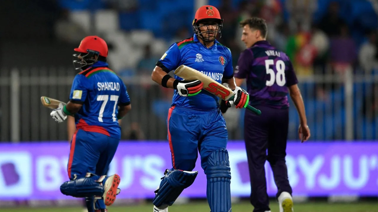 Mohammad Shahzad and Hazratullah Zazai steal a single
