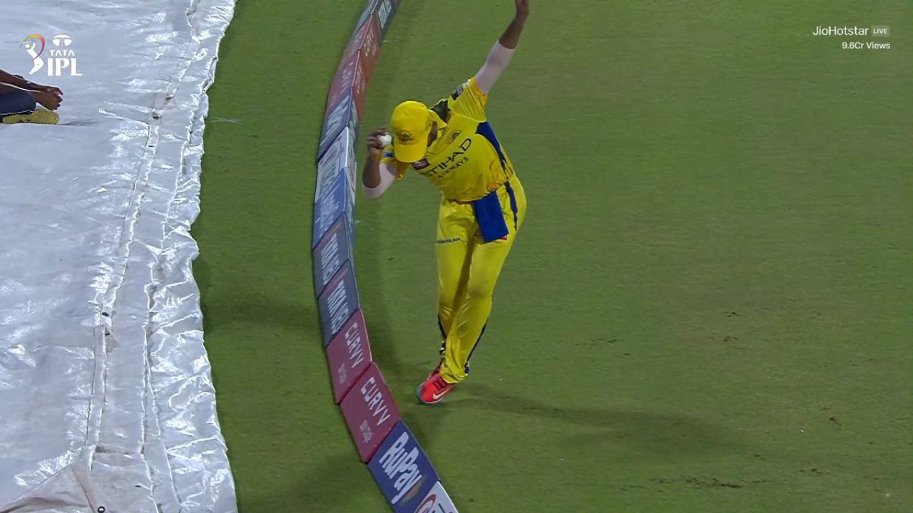 Ayush Mhatre Catches Rinku Singh