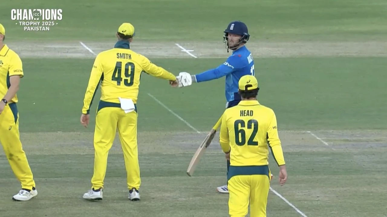 Ben Duckett Congratulated By Steve Smith