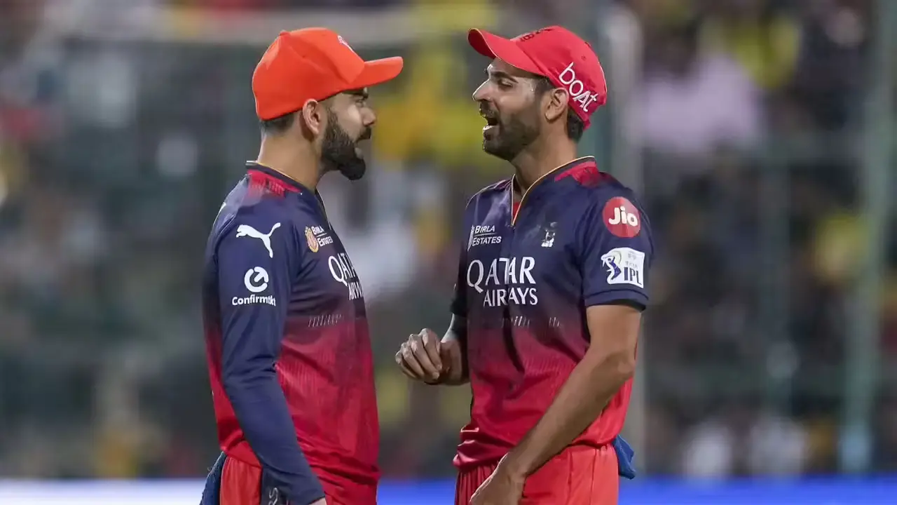 Bhuvneshwar Kumar And Virat Kohli