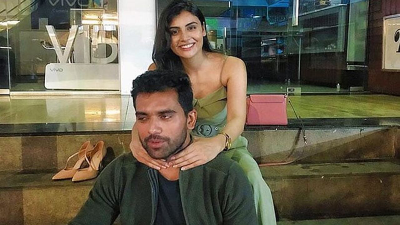 Deepak Chahar With His Sister Malti Chahar