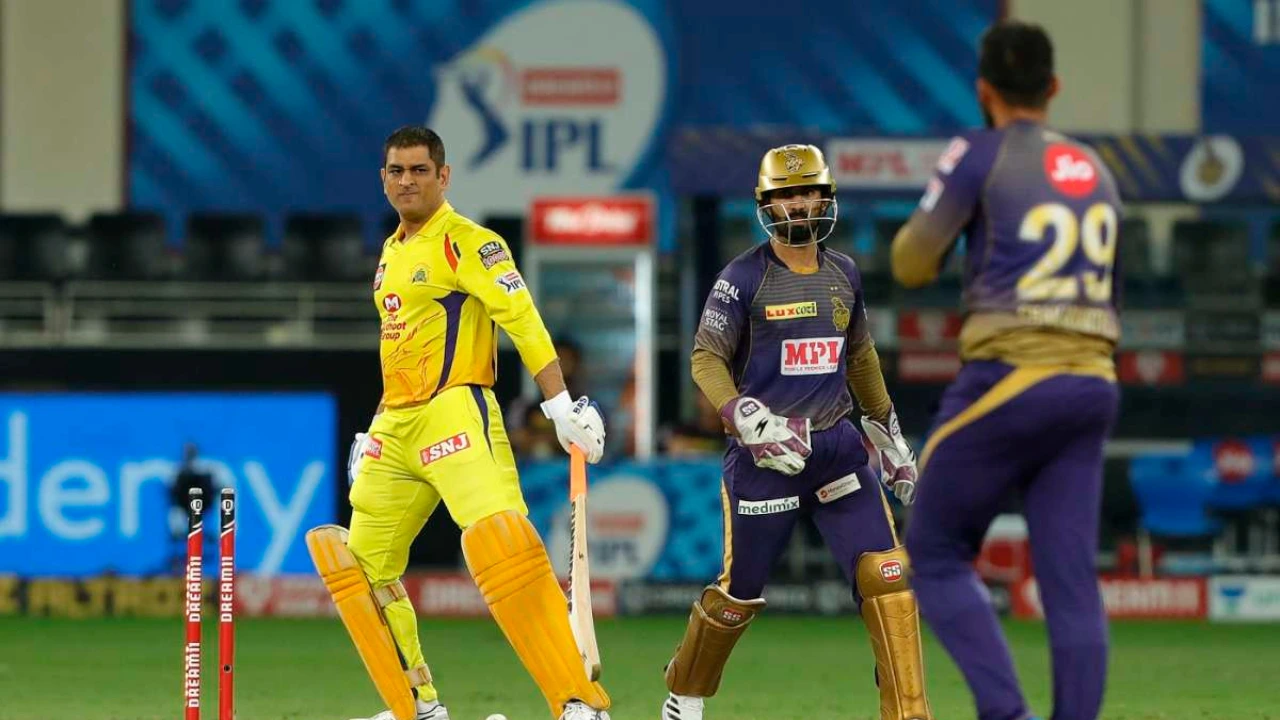 Varun Chakravarthy and MS Dhoni