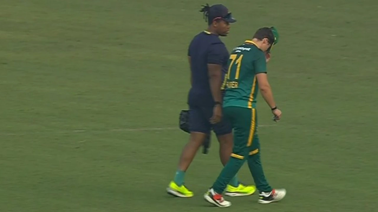 South Africa in shock! Nandre Burger leaves field in Raipur ODI with serious injury