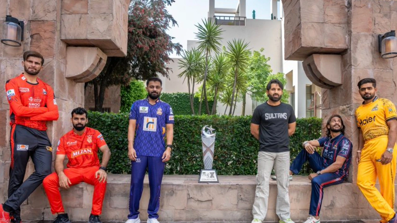PCB - PSL captains with the trophy