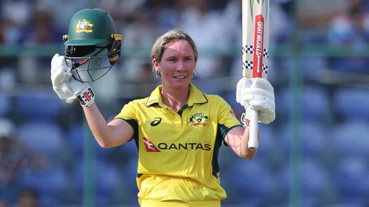 Beth Mooney of Australia Women