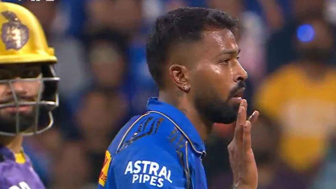 Hardik Pandya Gives Bye Bye Send Off