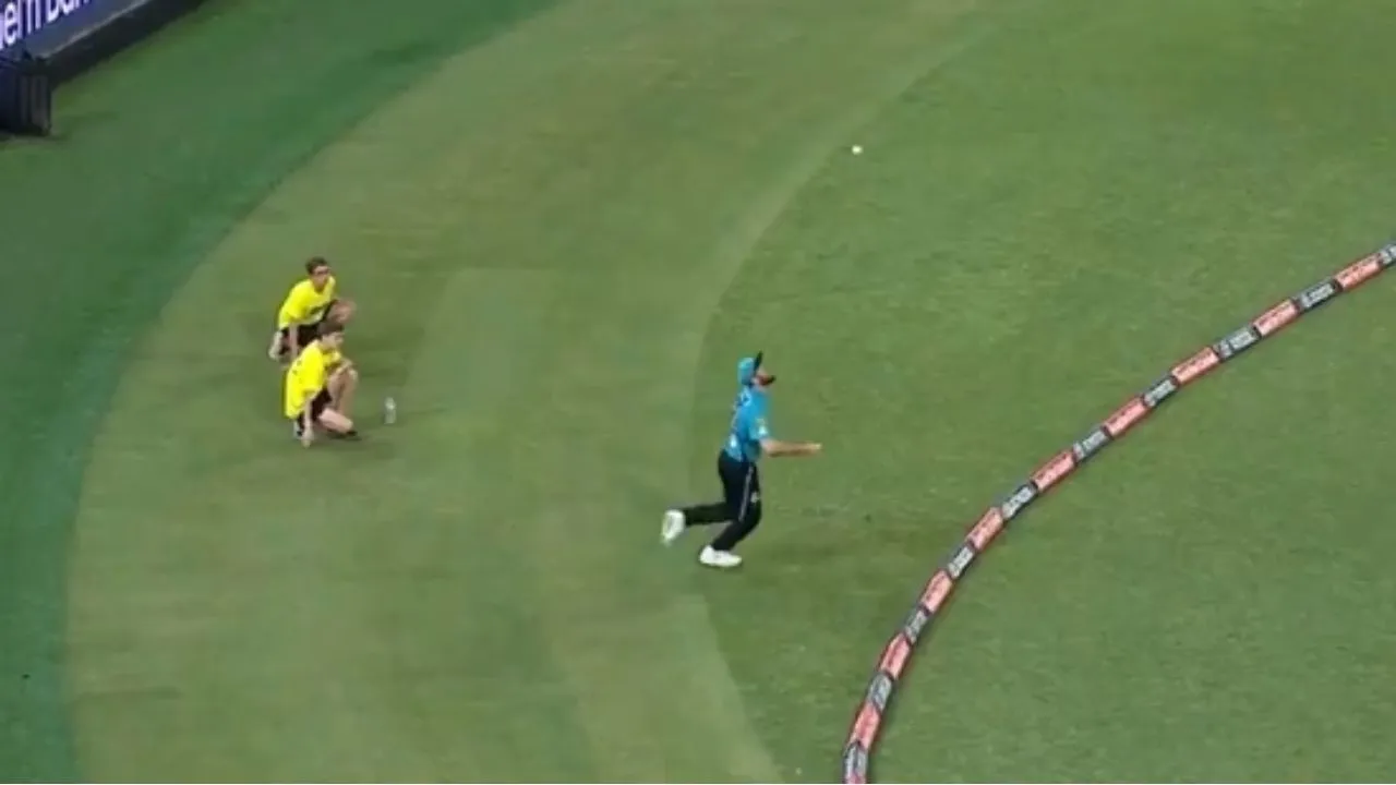 Michael Neser Completes His Bunny Hop Catch - MCC