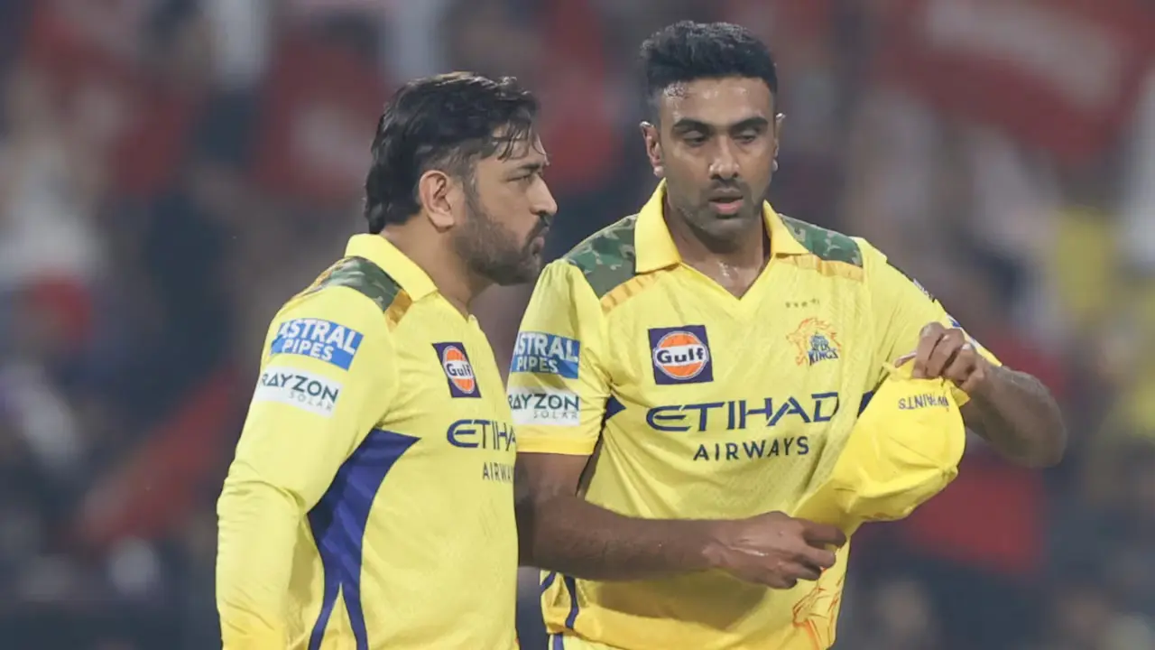 CSK Ravichandran Ashwin And MS Dhoni