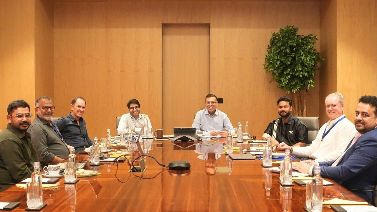 Sanjiv Goenka Announces Rishabh Pant S Retention Despite IPL 2025 Horror Show