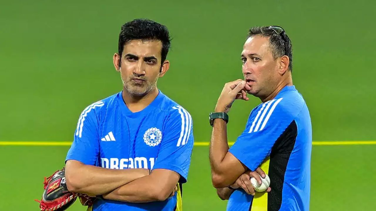 Gautam Gambhir finishes MS Dhoni's role in team India forever