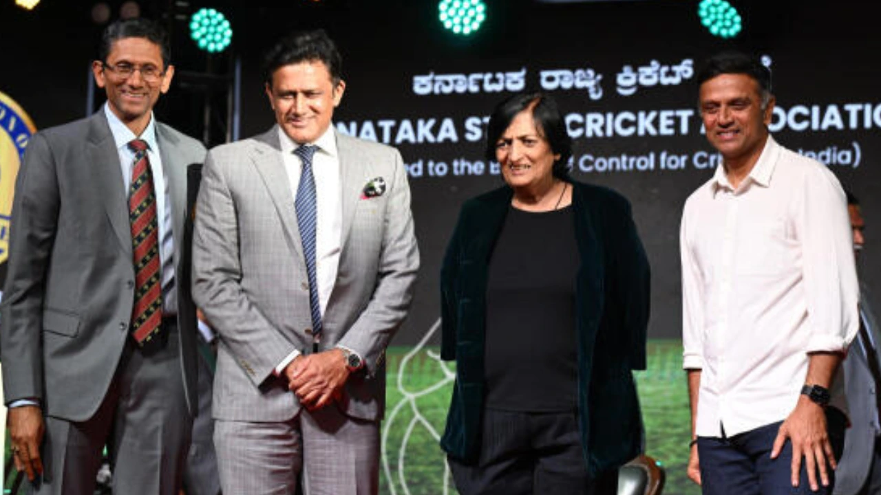 RCB’s home gets new kings as Rahul Dravid, Anil Kumble stamp authority over Virat Kohli’s den RCB’s home gets new kings as Rahul Dravid, Anil Kumble stamp authority over Virat Kohli’s den