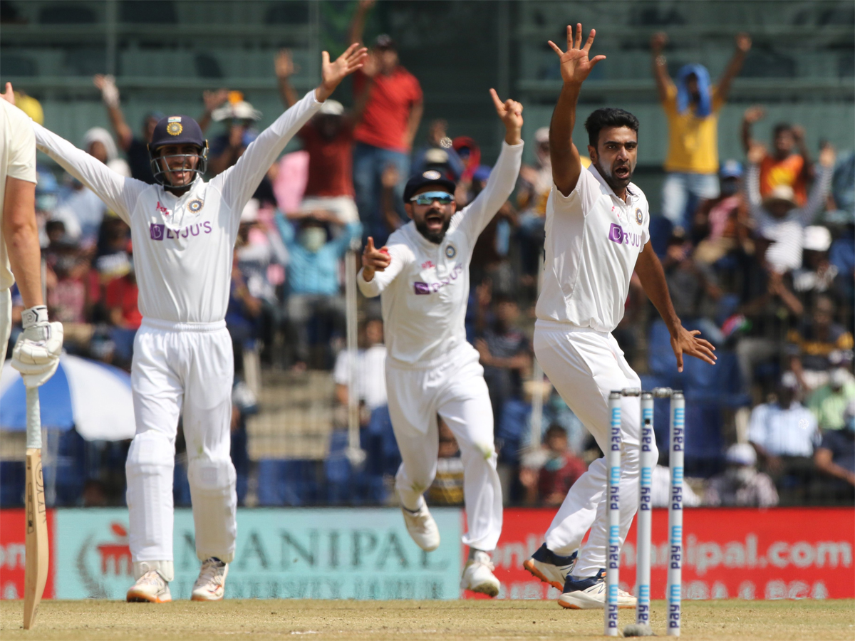 Ravichandran Ashwin, Michael Atherton