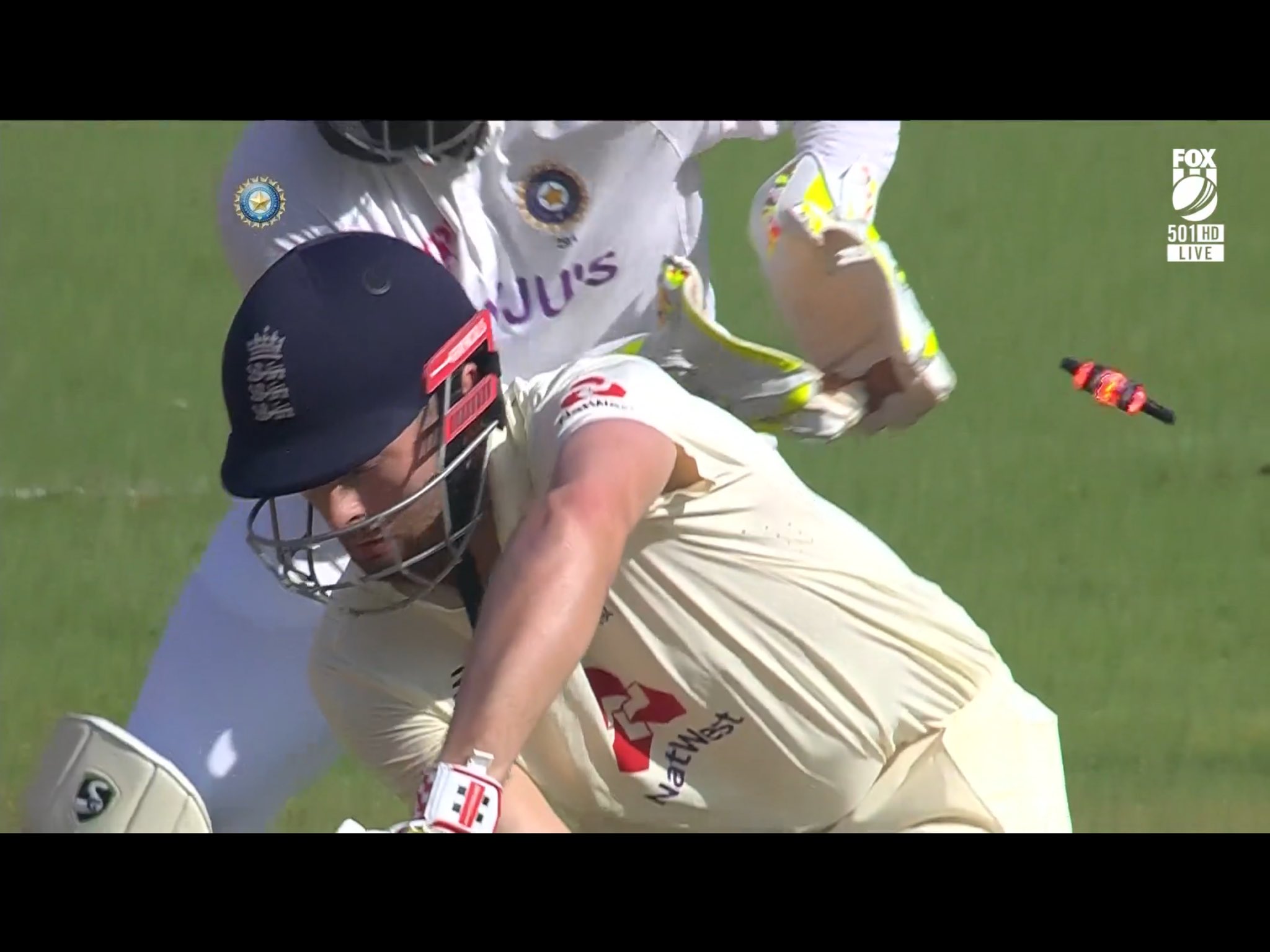 Axar Patel, Dom Sibley