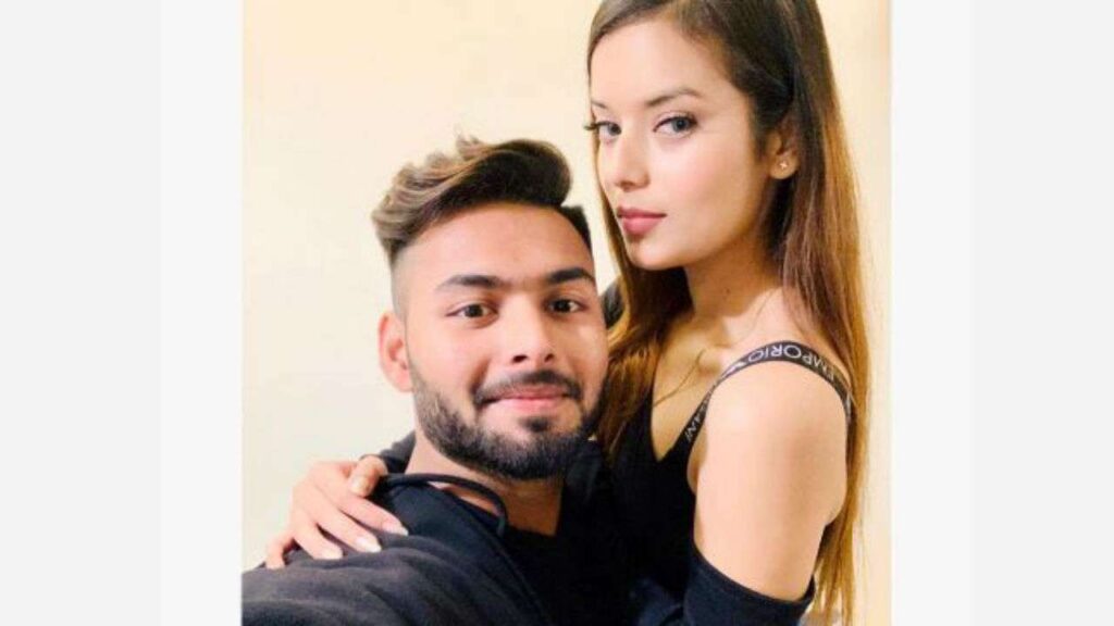 Rishabh Pant with girlfriend Isha Negi (Photo- Instagram)