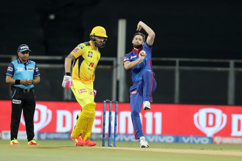 IPL 2021: Twitter Reacts As 'Chinna Thala' Suresh Raina Scores An Explosive Fifty On Return