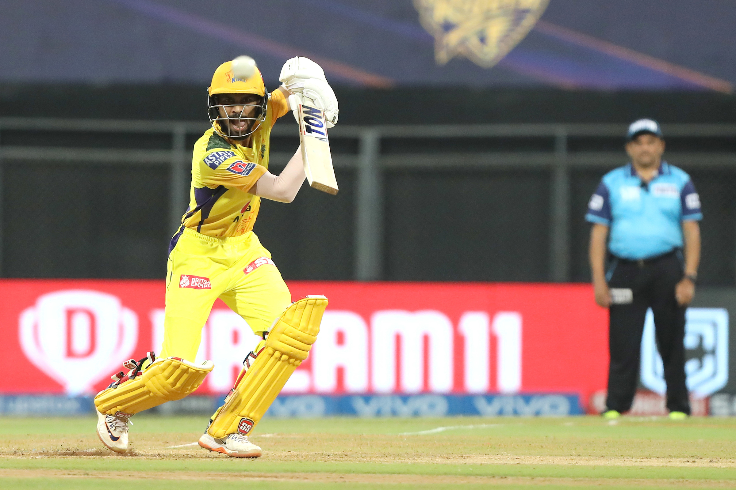 IPL 2021: Twitter Erupts As Chennai Super Kings Overcome Whirlwind Assaults by Andre Russell And Pat Cummins To Notch Up Their 3rd Consecutive Win