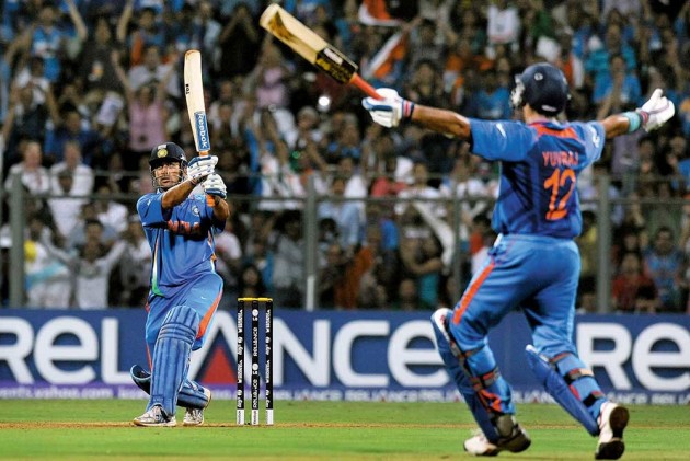 MS Dhoni and Yuvraj Singh in ODI WC 2011 Final