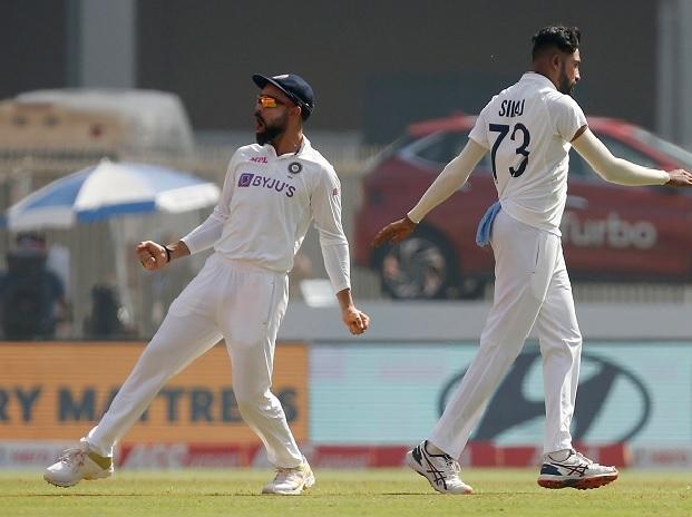 Mohammed Siraj, VIrat Kohli.