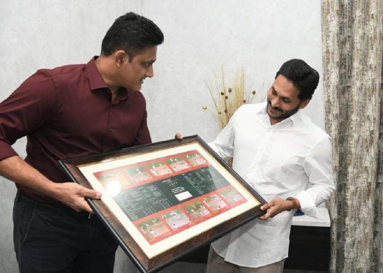 Anil Kumble, YS Jagan Mohan Reddy