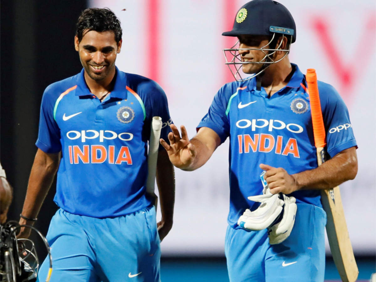 Bhuvneshwar Kumar, MS Dhoni