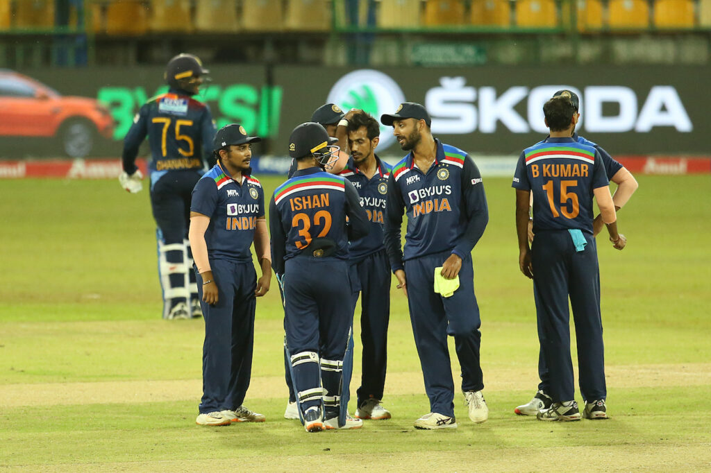 Ishan Kishan and Varun Chakravarthy celebrating a wicket (Photo-AFP)