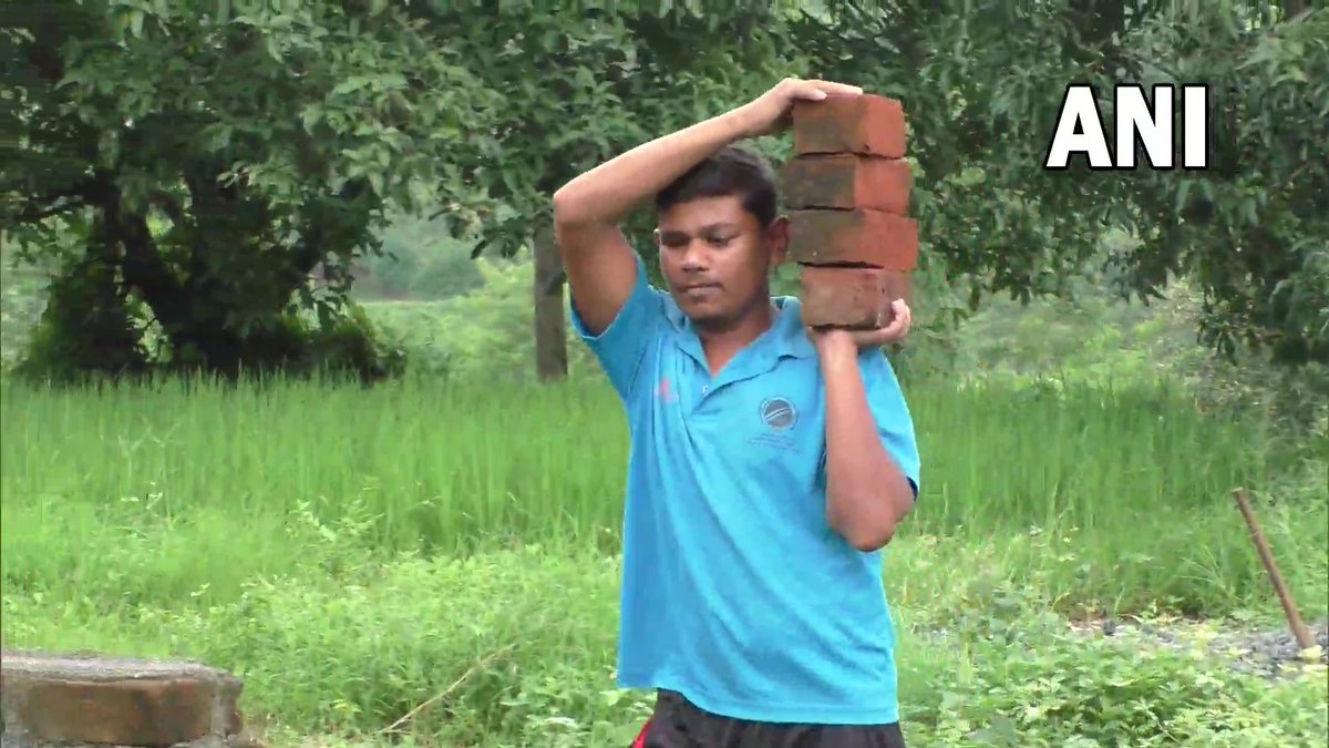 Naresh Tumda, India's Blind Cricket World Cup Winner, Working As A Labourer To Earn His Livelihood
