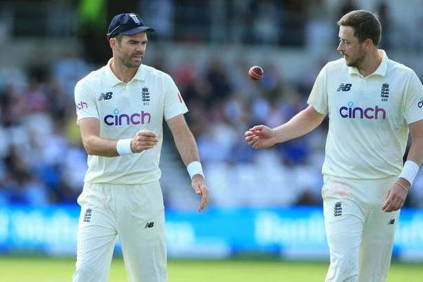 James Anderson and Ollie Robinson