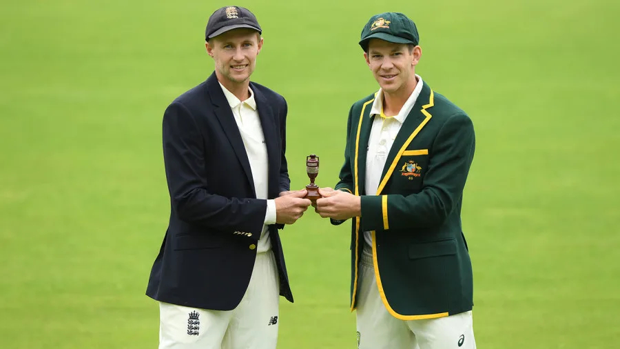 England's Joe Root and Australia's Tim Paine with the Ashes urn. Photo- Getty