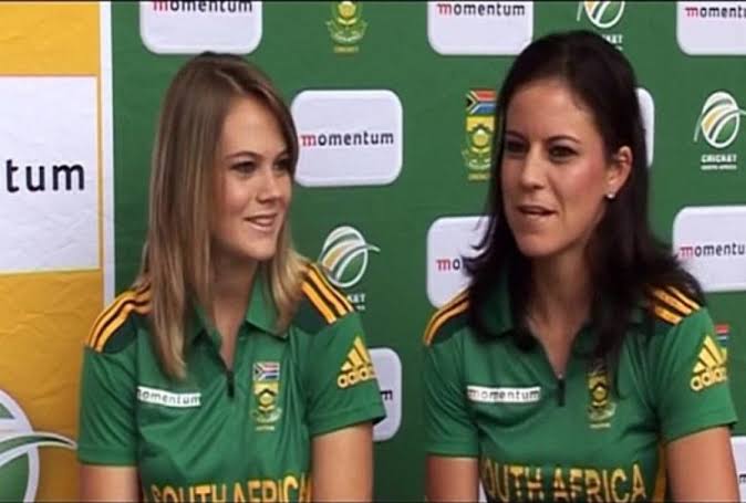Marizanne Kapp and Dane van Niekerk