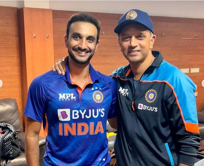 Harshal Patel and Rahul Dravid. Photo- Instagram