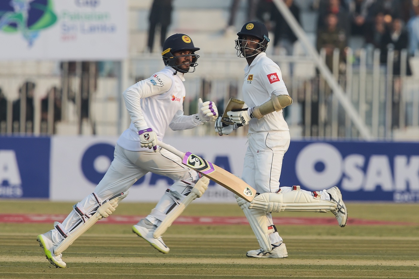 Angelo Mathews and Dhananjaya de Silva