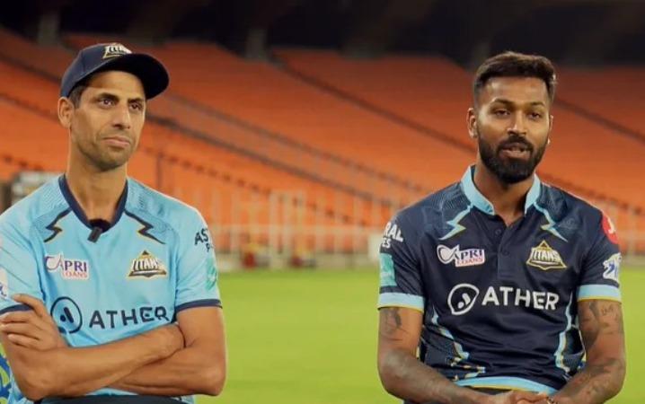 Hardik Pandya and Ashish Nehra (Image Credits: Twitter)