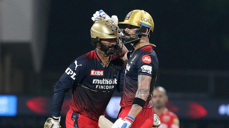 Virat Kohli and Dinesh Karthik (Image Credits: Twitter)