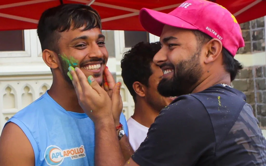 Chetan Sakariya and Rishabh Pant (Image Credits: Twitter)