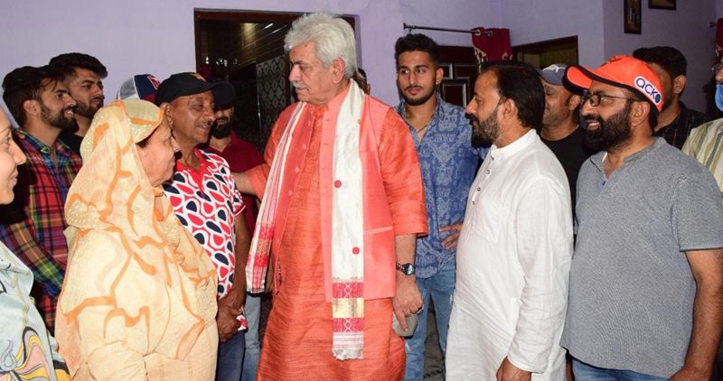 Manoj Sinha meeting With Umran Malik's Family (Image Credits: Twitter)