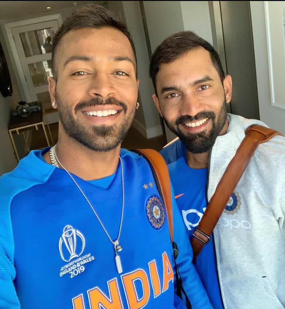 Hardik Pandya and Dinesh Karthik (Image Credits: Twitter)