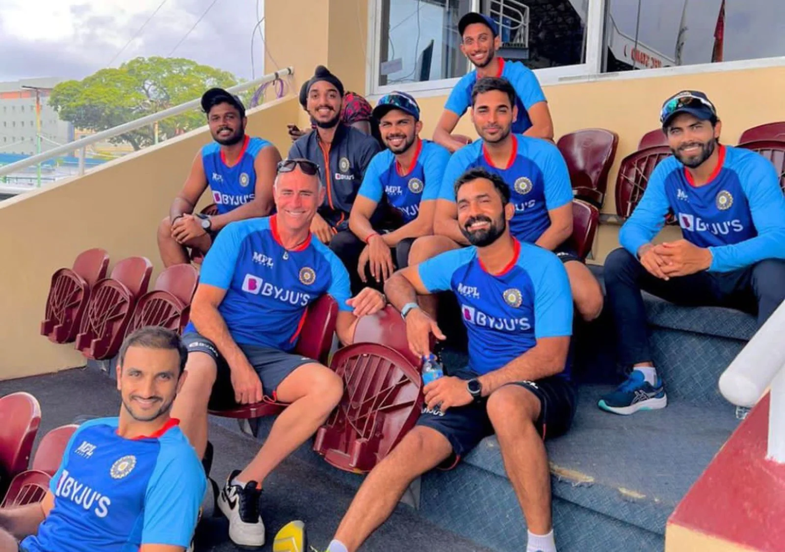 Paddy Upton with Indian Cricket Team Members (Image Credits: Twitter)