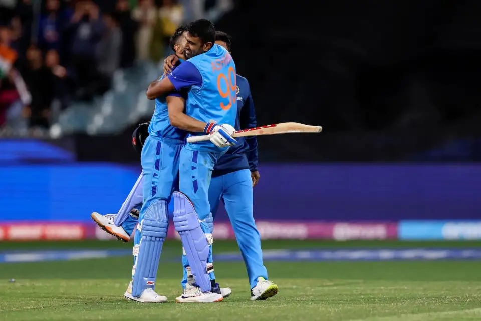 Ravichandran Ashwin and Virat Kohli