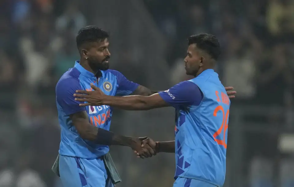 Shivam Mavi and Hardik Pandya (PC-Getty Images)